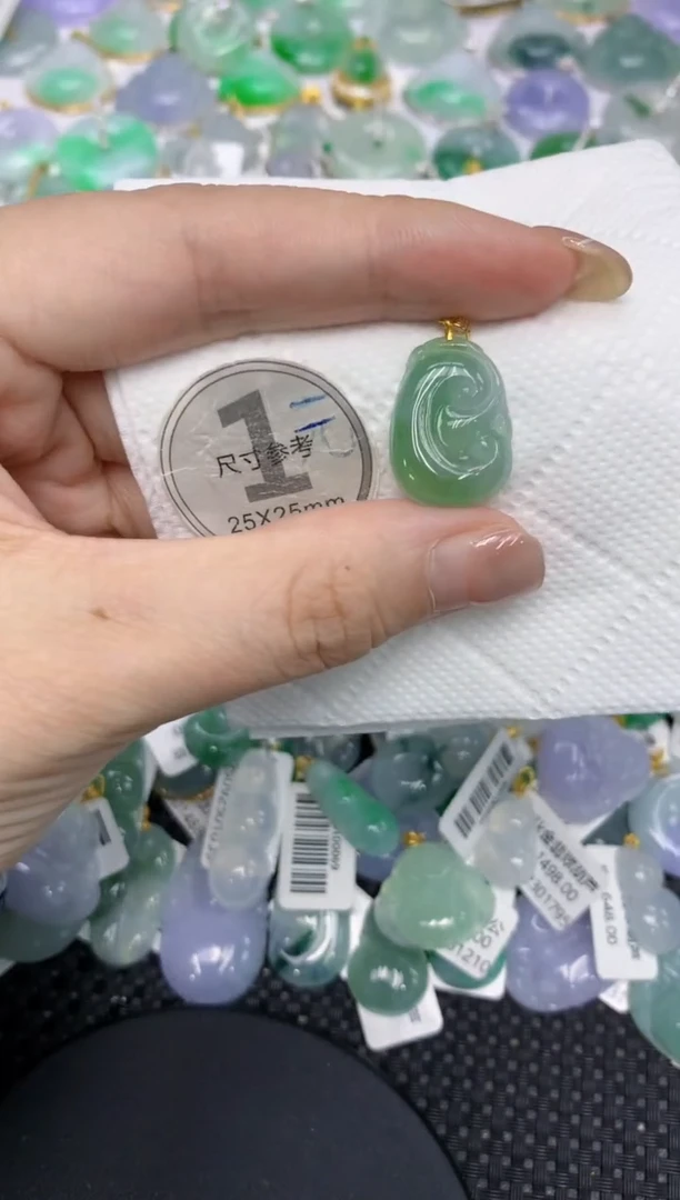 颈饰18K金镶嵌翡翠11111111