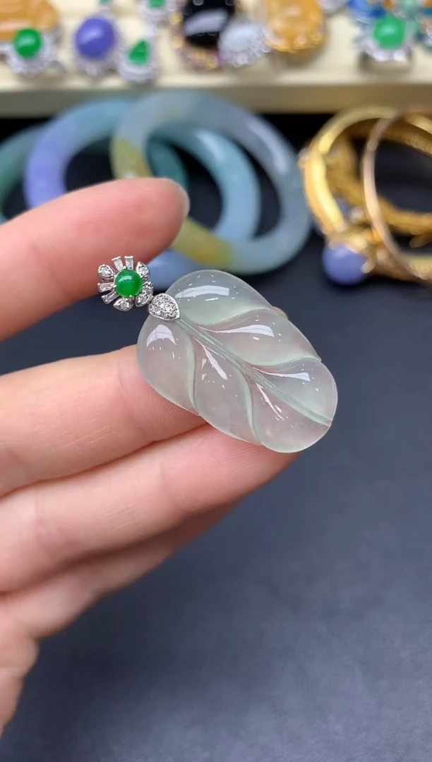 颈饰18K金镶嵌翡翠105-雪姐翡翠天天见