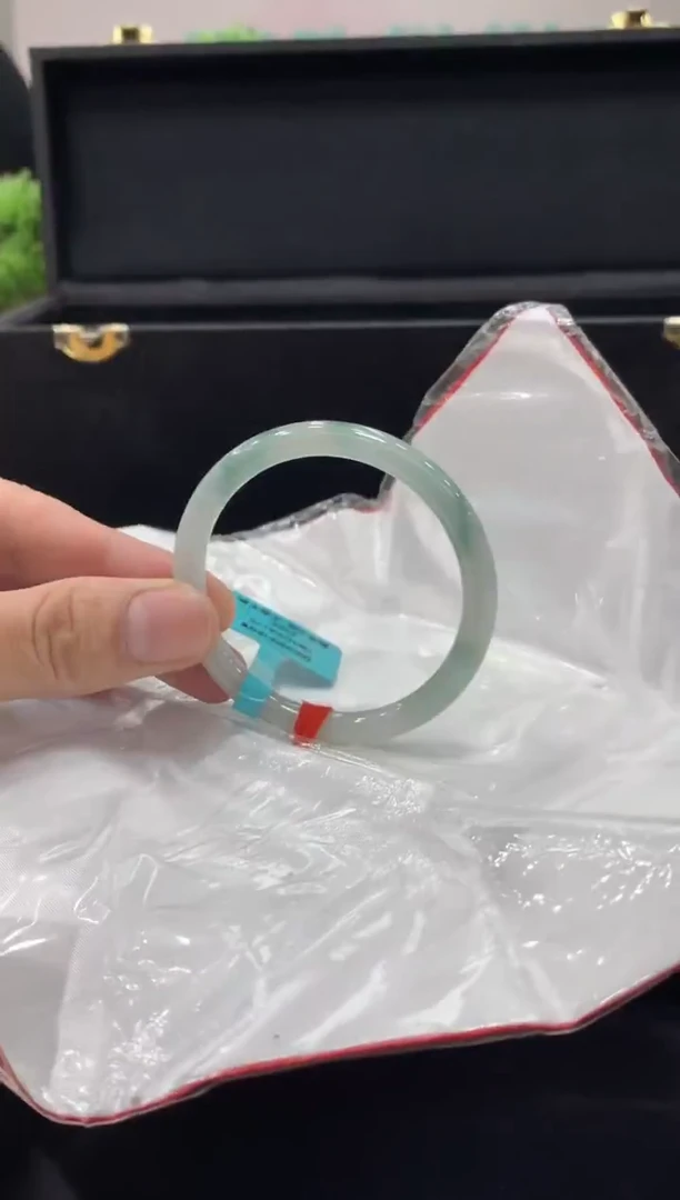 未镶嵌手镯翡翠翡翠手镯