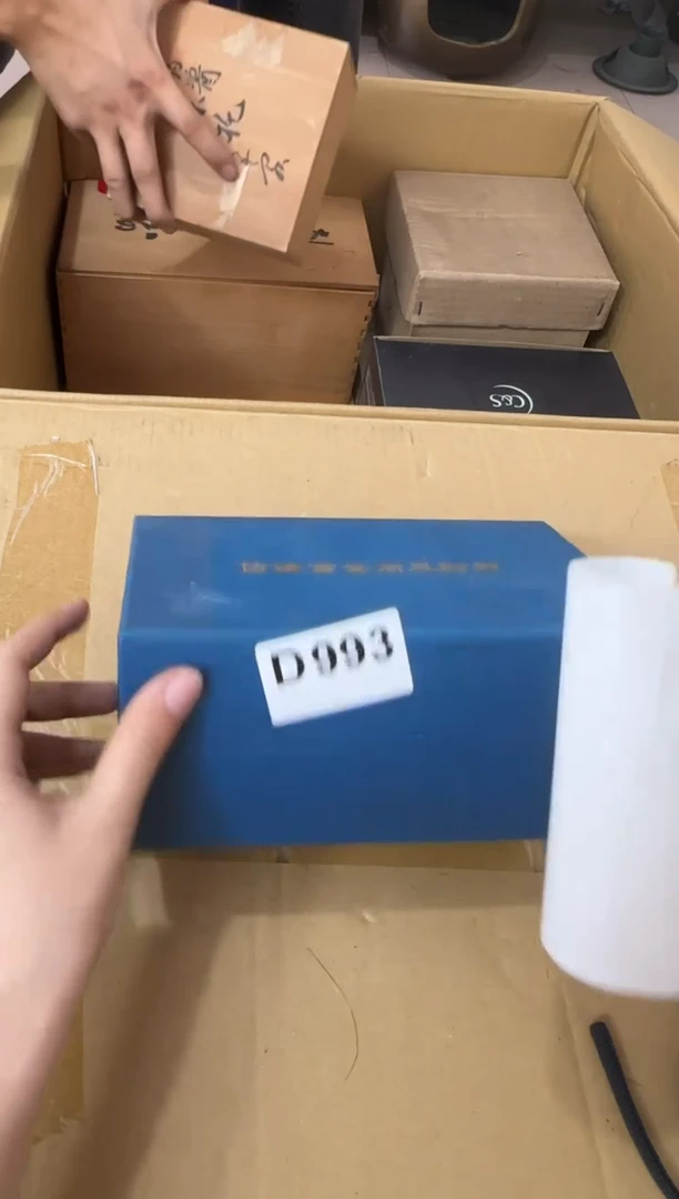 其他老*哥993...中古产品谨慎参拍