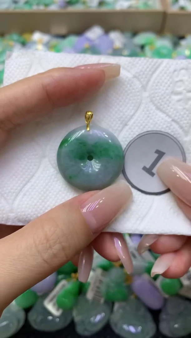 颈饰未镶嵌翡翠天然缅甸翡翠A货