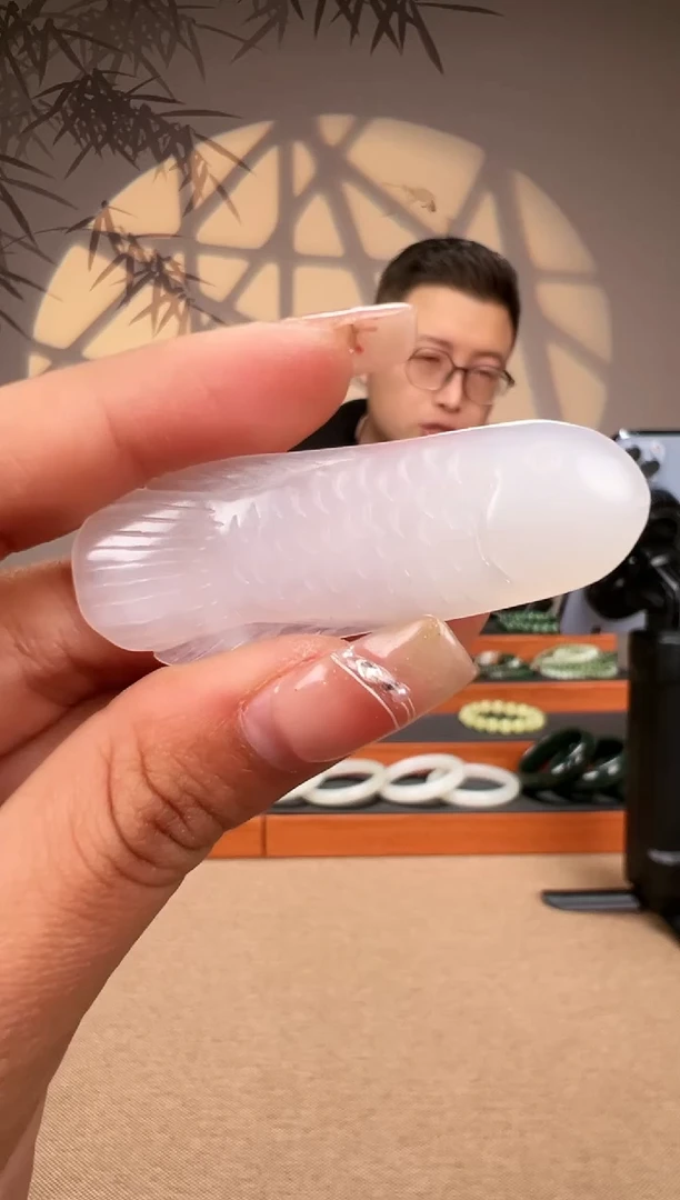 【闪购商品】和田玉颈饰未镶嵌白玉鱼吊坠