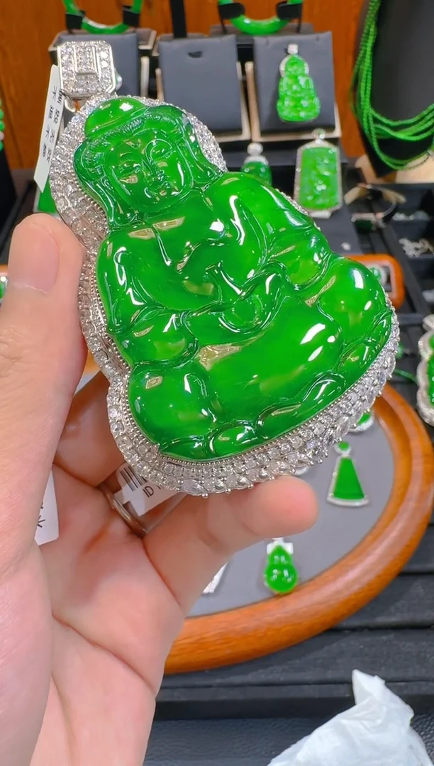翡翠银S925镶嵌吊坠(赠链)?天然A货翡翠