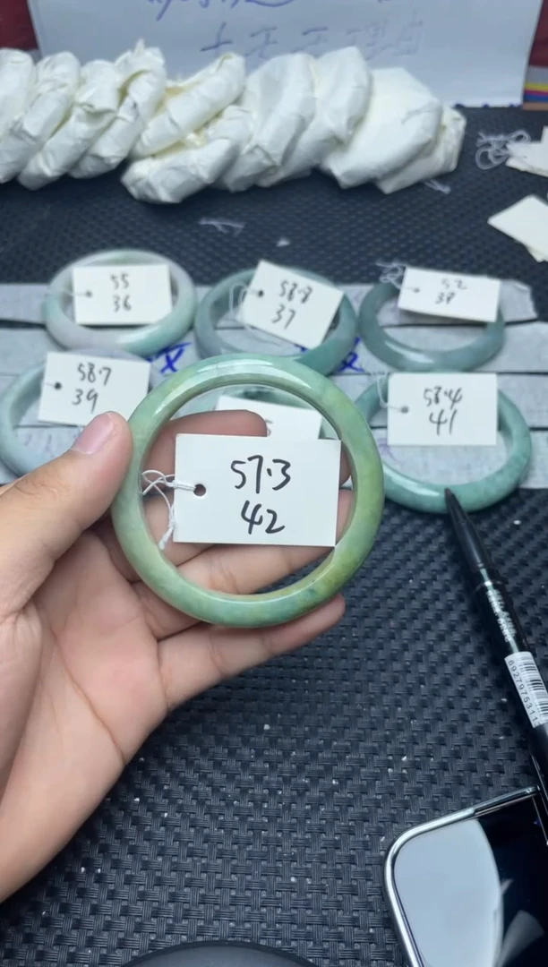 未镶嵌手镯翡翠42