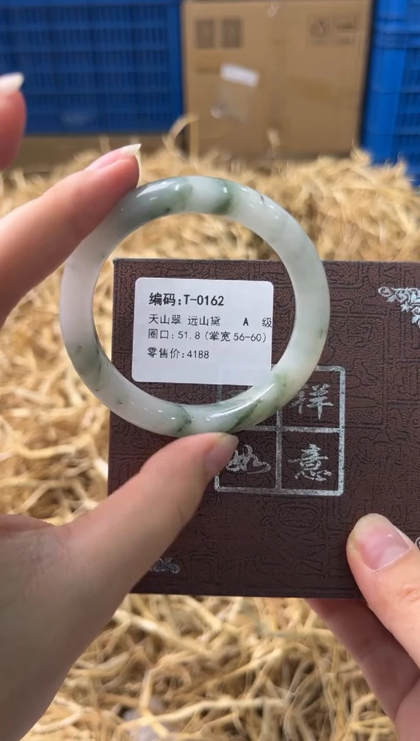 未镶嵌手镯石英质玉T-0162