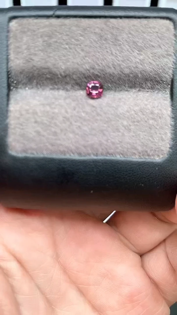 裸石未镶嵌尖晶石0.62克拉