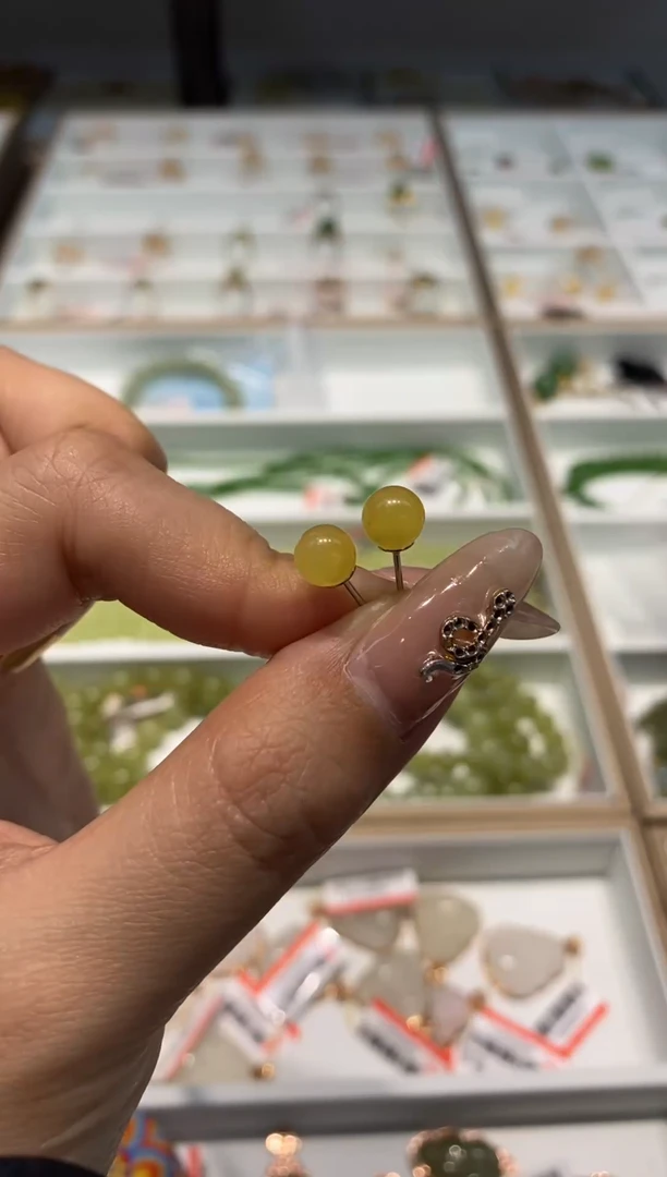 【闪购商品】琥珀耳饰银S925镶嵌耳饰