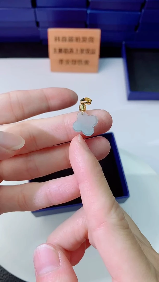 翡翠未镶嵌颈饰1111111