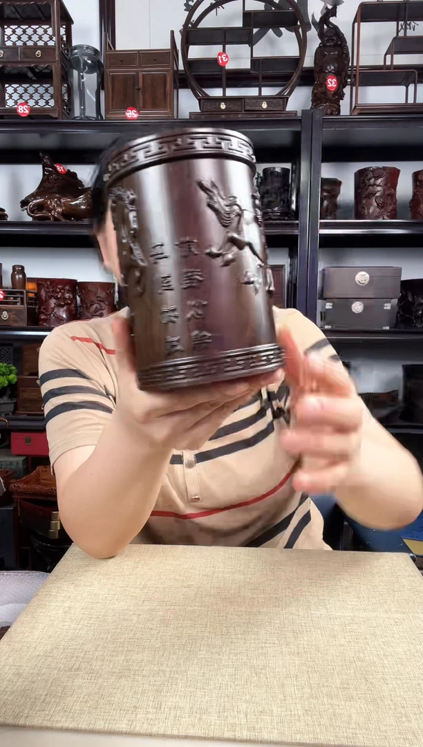 木大马笔筒老李红木工艺品