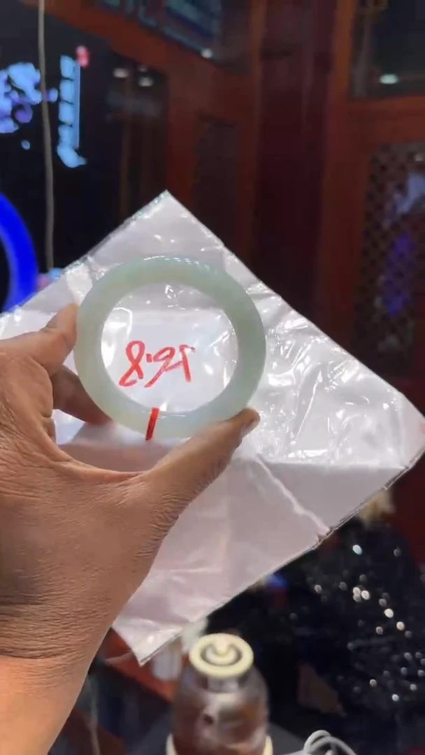 【闪购商品】翡翠手镯未镶嵌手镯