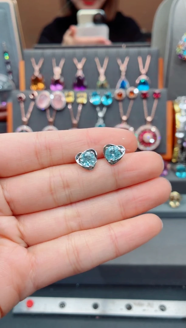 银S925镶嵌托帕石耳饰托帕石耳饰