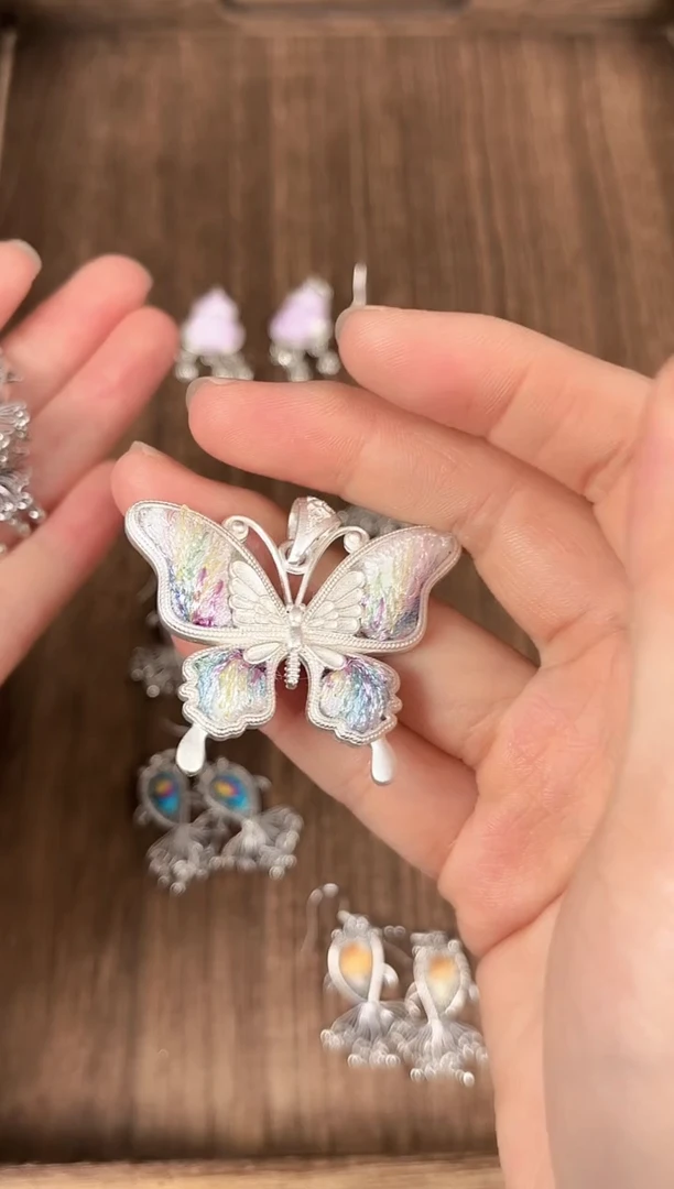 织绣民族风非遗老绣饰品644