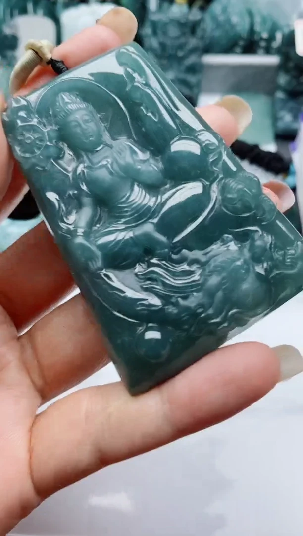 颈饰未镶嵌翡翠