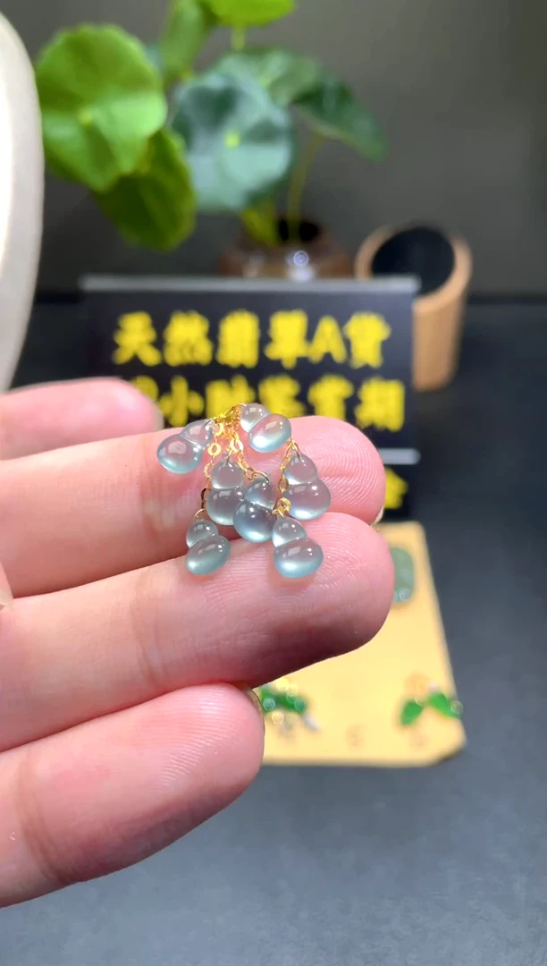 颈饰18K金镶嵌翡翠翡翠A货