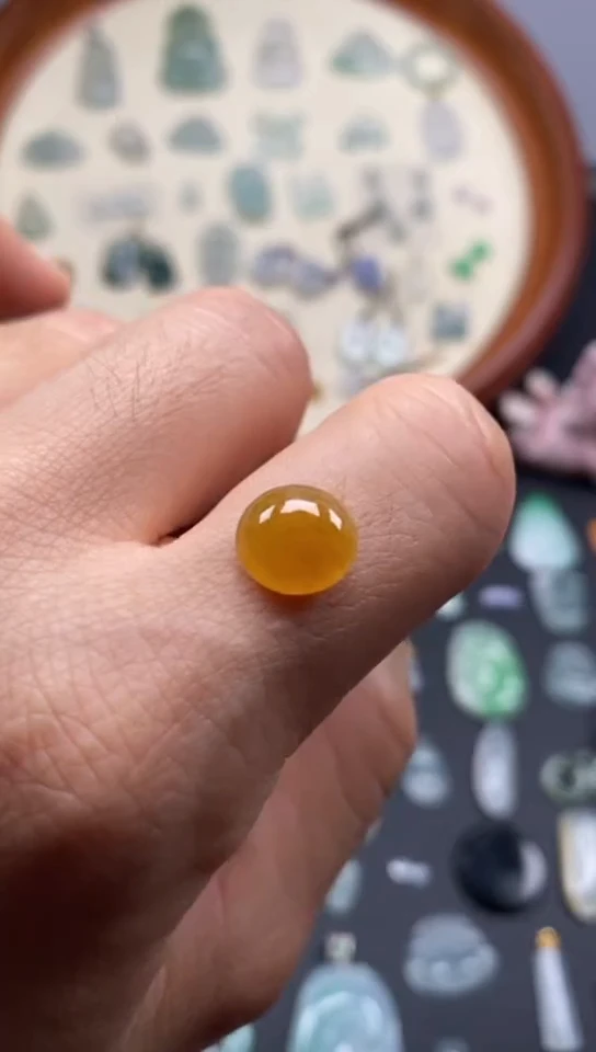 翡翠未镶嵌颈饰黄翡蛋面/芬