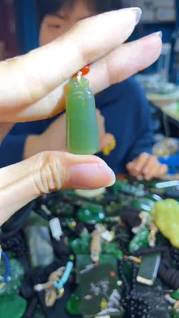 未镶嵌和田玉挂件1