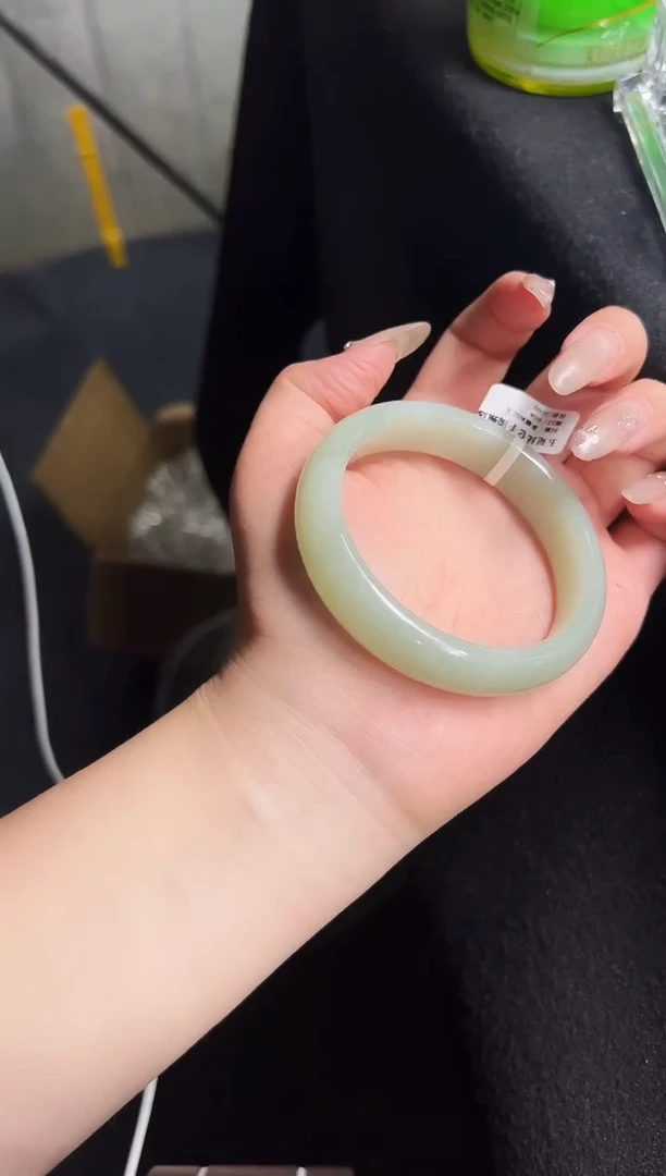 和田玉手镯未镶嵌和田玉 61 62