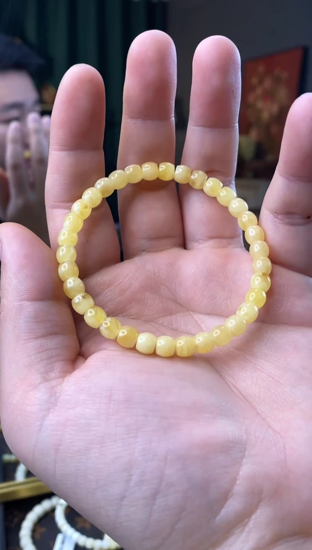 【闪购商品】蜜蜡手串未镶嵌6mm直切瑕疵