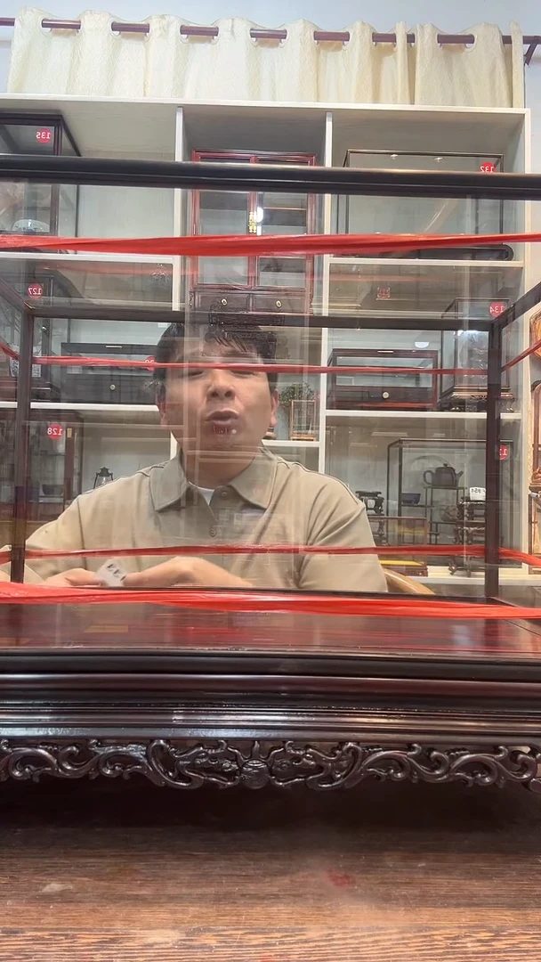 卢氏黑黄檀（大叶紫檀）45*27*27虎脚玻璃罩133