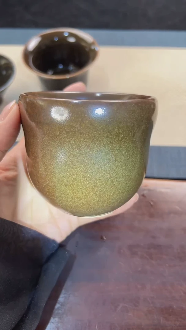 茶叶末色的异形杯330cc左右
