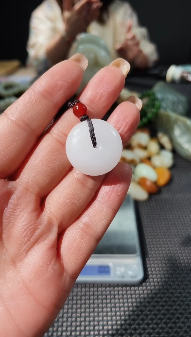 石英质玉（金丝玉）未镶嵌颈饰111