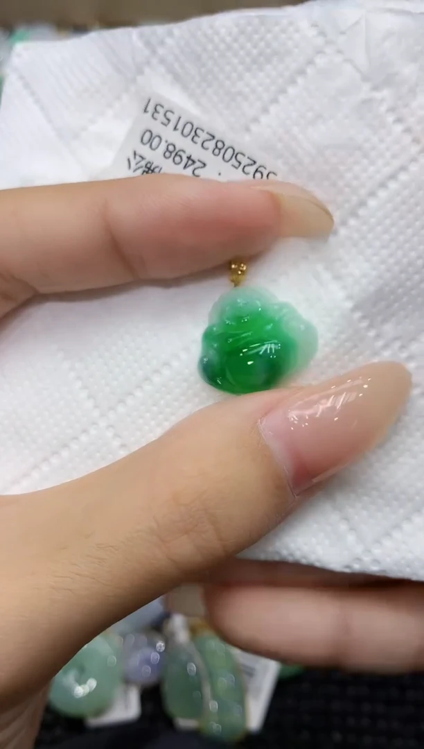 颈饰18K金镶嵌翡翠111111111111