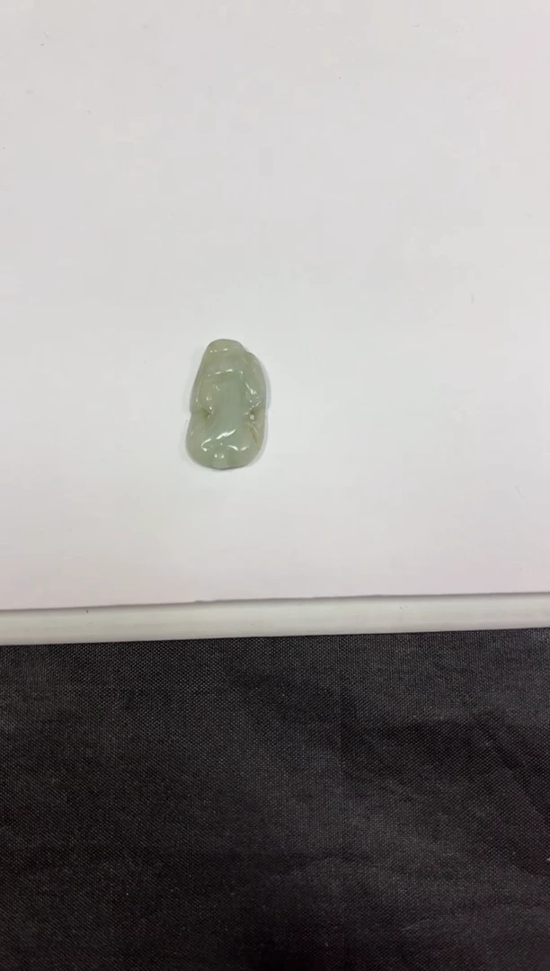 颈饰未镶嵌翡翠戒指