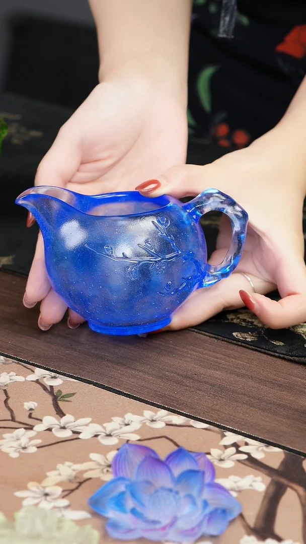 手工艺品琉璃蓝色梅花侧把公道