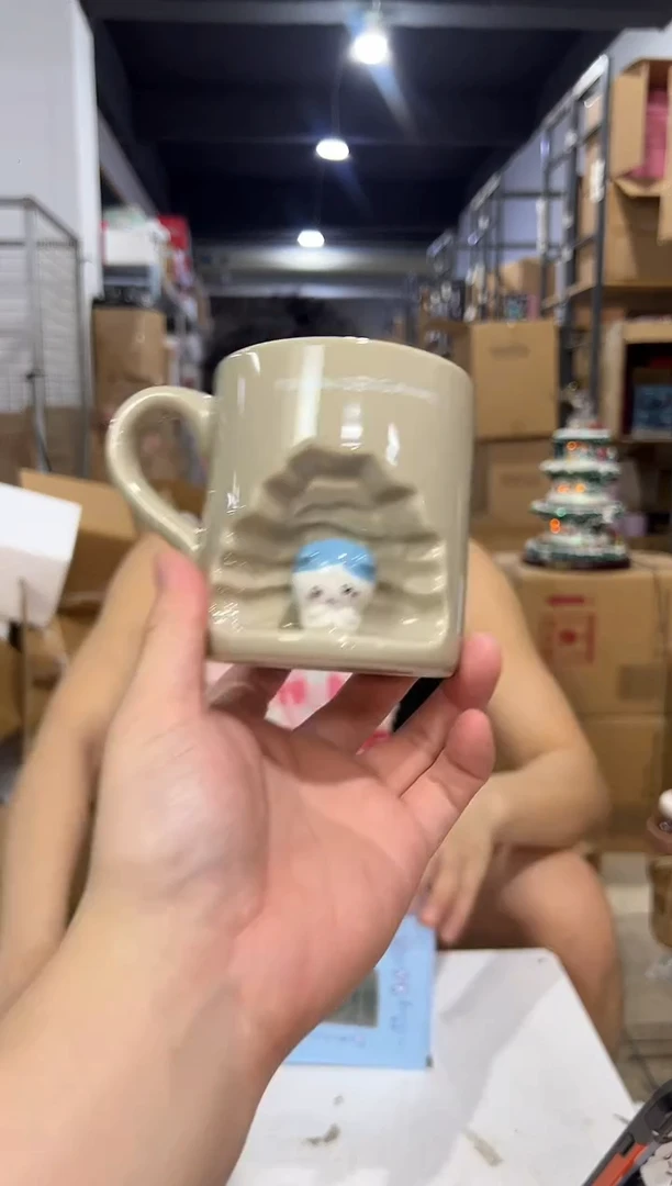 瓷片蓝色原盒小八山洞水杯