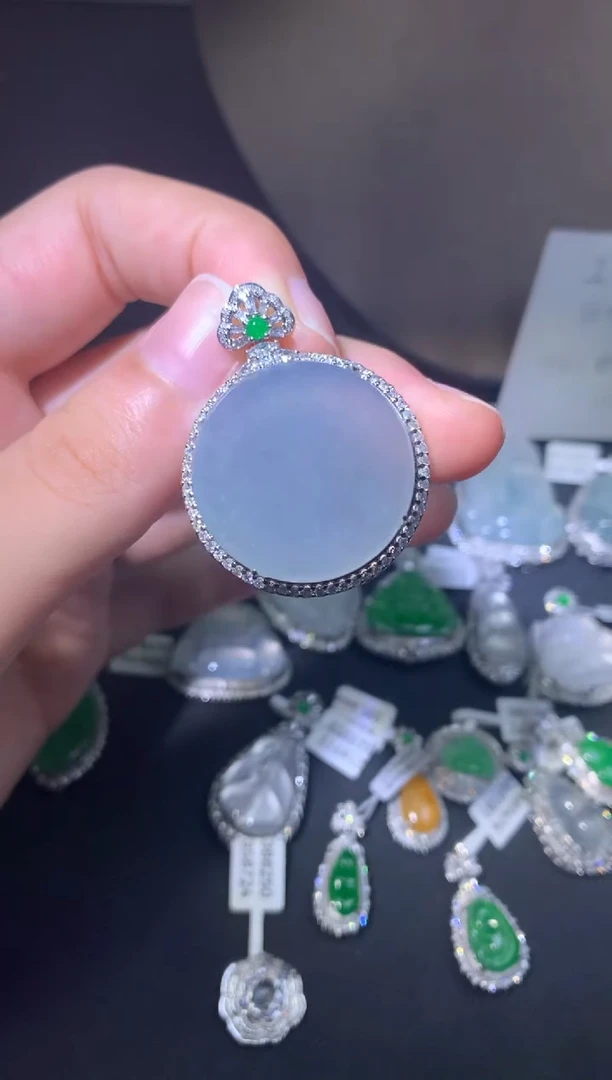 吊坠(不含链)18K金镶嵌翡翠吊坠