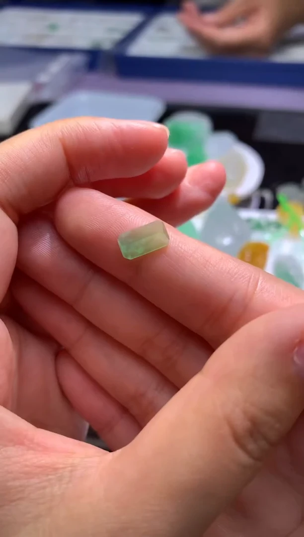 定制翡翠未镶嵌毛货