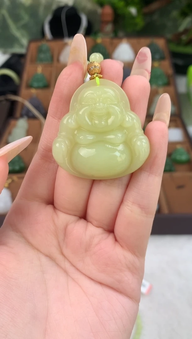 颈饰未镶嵌和田玉吊坠