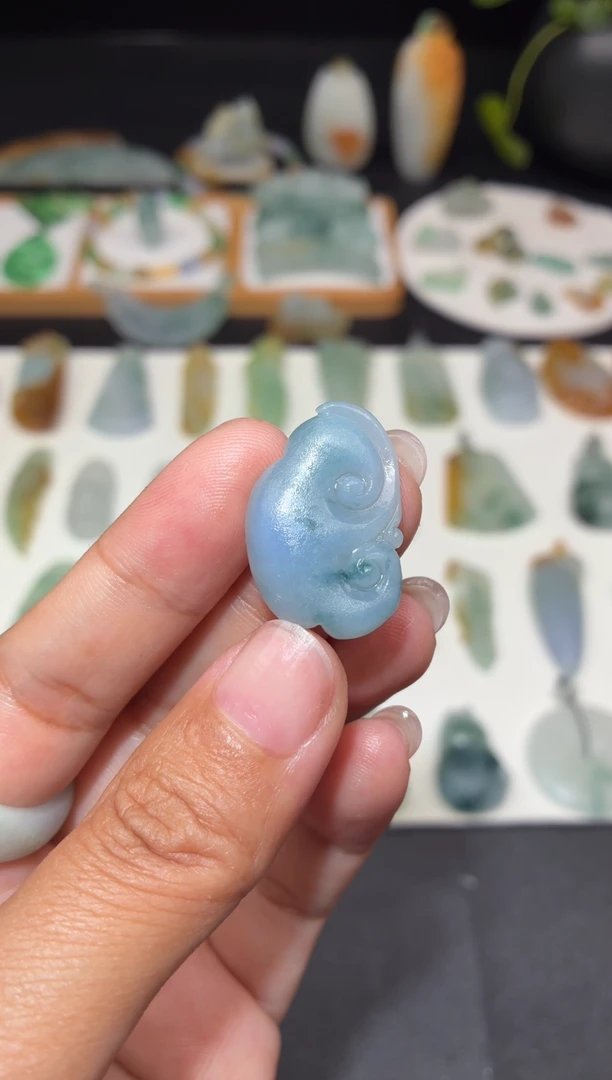 未镶嵌定制翡翠如意