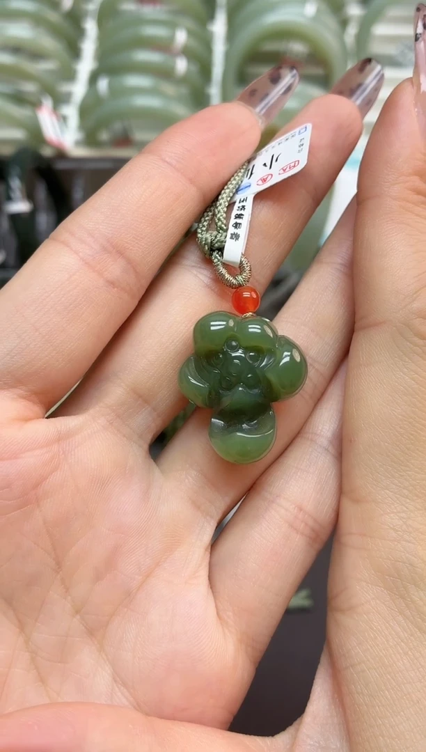 颈饰未镶嵌和田玉微色差