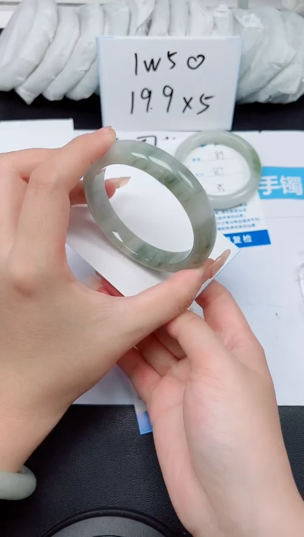 【闪购商品】石英质玉手镯未镶嵌G90-59.8