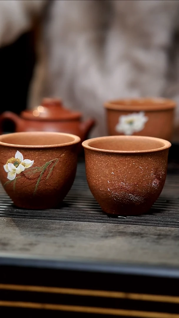 【闪购商品】紫砂茶壶01-泥绘+刻绘精品铃铛杯一对