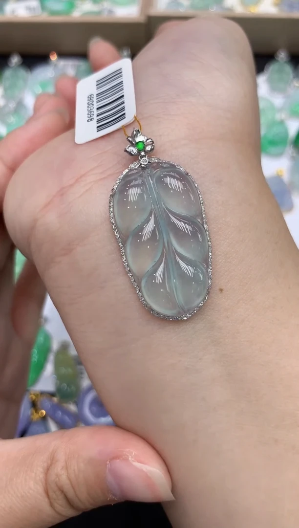 【闪购商品】翡翠颈饰18K金镶嵌 111111111111