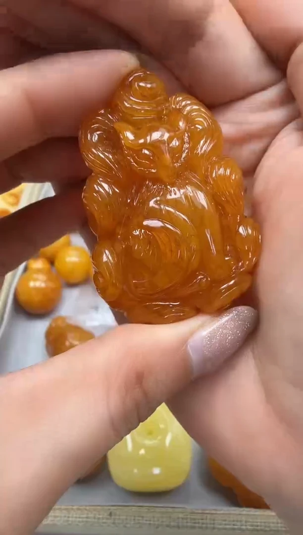 裸石琥珀未镶嵌如图
