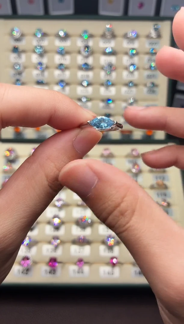 银S925镶嵌戒指海蓝宝石1111