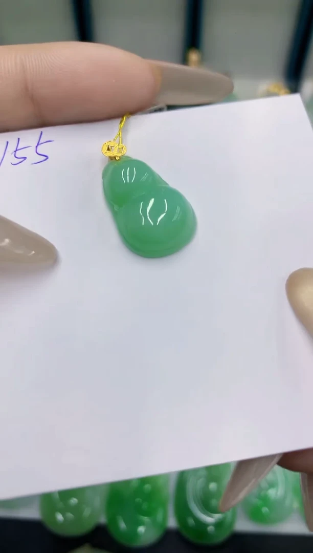 翡翠18K金镶嵌颈饰111111111111111
