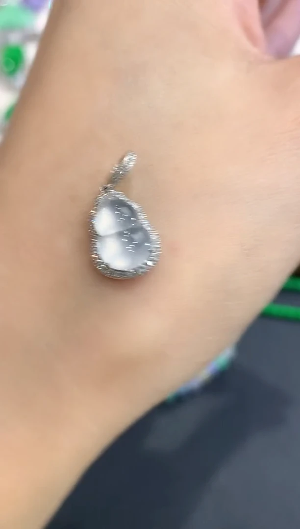 吊坠(不含链)18K金镶嵌翡翠a17