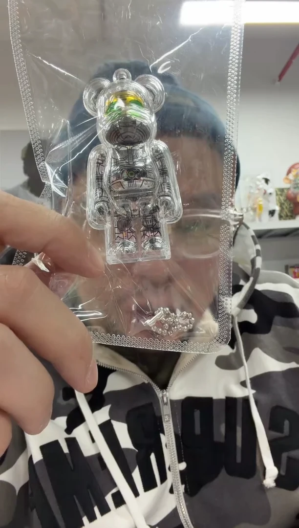 空山基影月100%一个带小熊壳