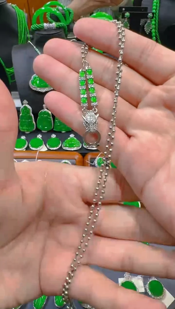 翡翠未镶嵌颈饰天然a货翡翠