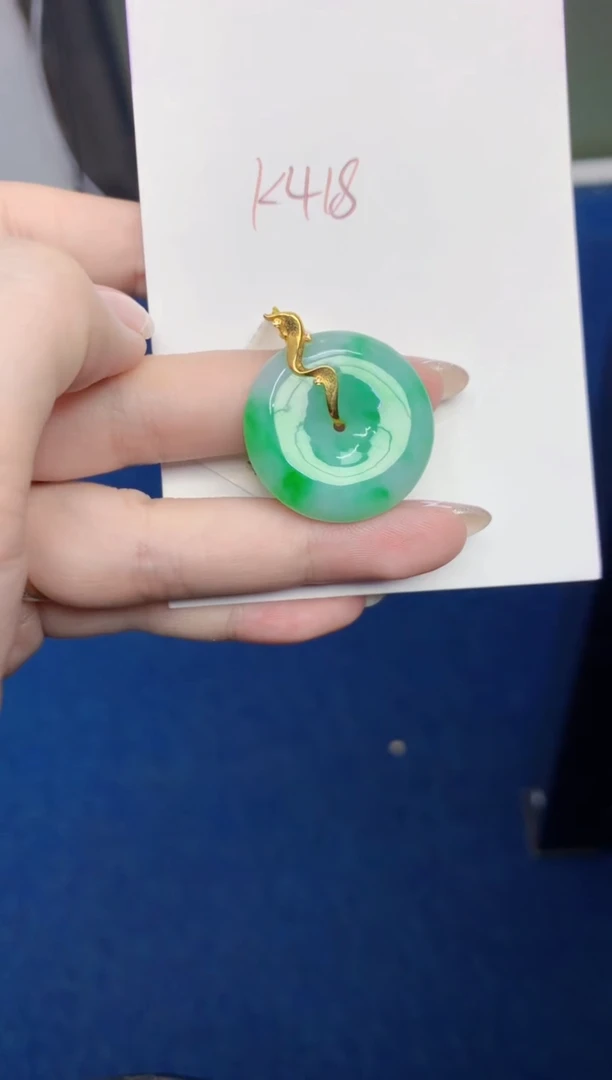 翡翠18K金镶嵌颈饰111111111