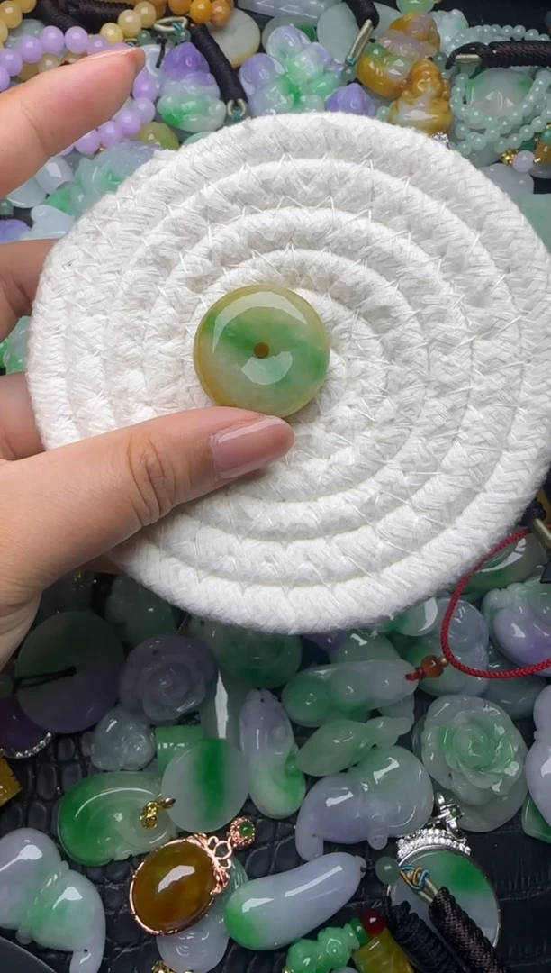 颈饰未镶嵌翡翠缅甸翡翠吊坠