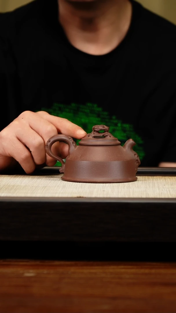 茶壶紫砂四底云山