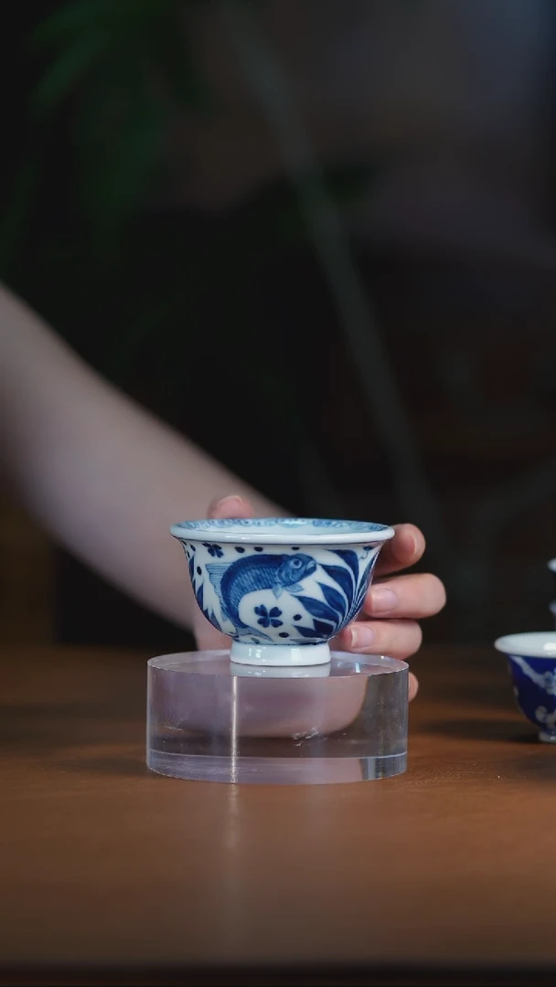 元青花鱼藻压手杯