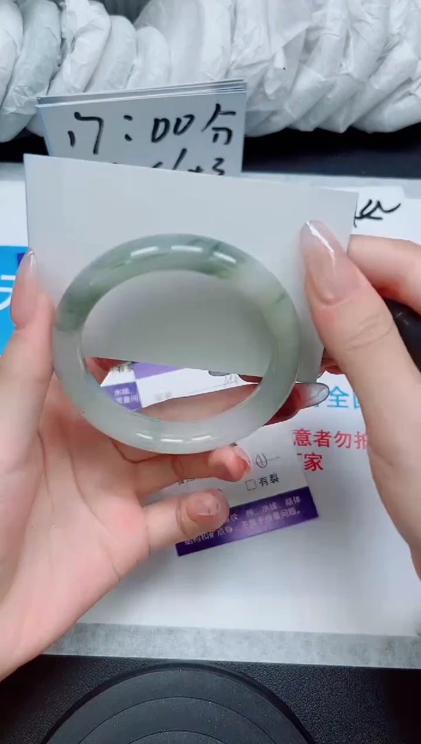 【闪购商品】石英质玉手镯未镶嵌248