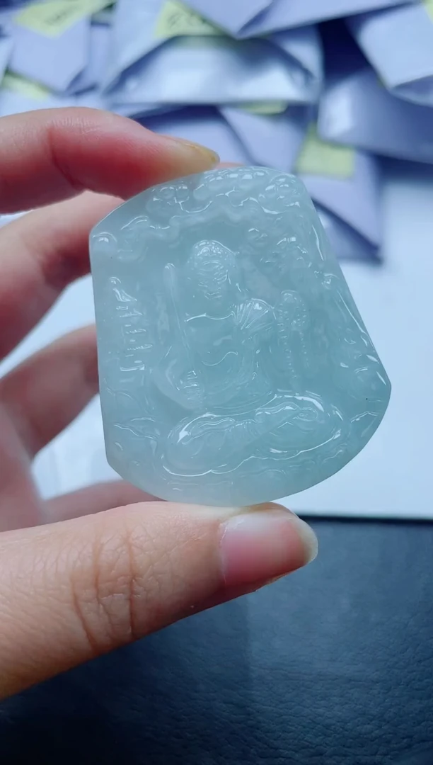 翡翠未镶嵌颈饰