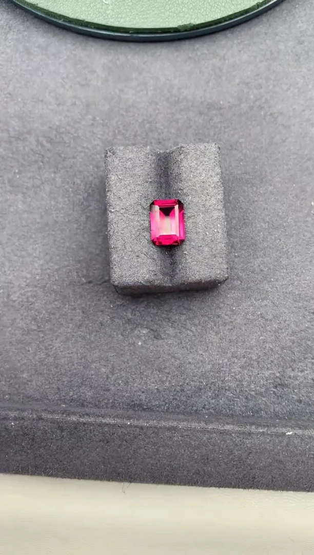 未镶嵌珠宝半成品石榴石2.66ct镁铝榴石   BG   定制